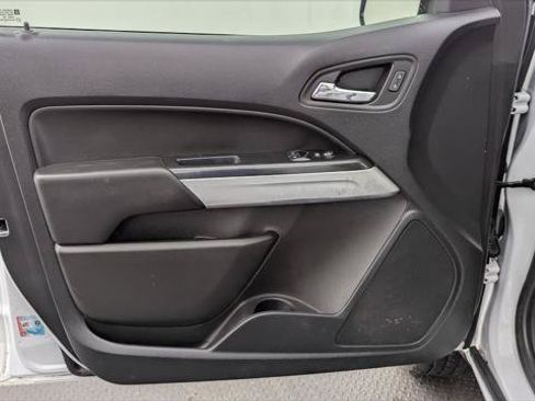 Used 2022 Chevrolet Colorado LT w/ Fleet Safety Package RWD image 13