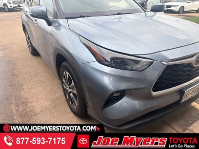 Used 2022 Toyota Highlander XLE