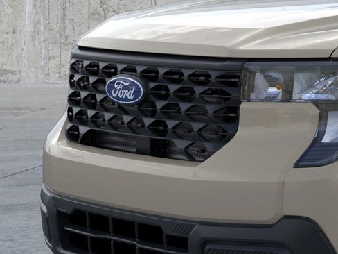 New 2025 Ford Maverick XL image 18