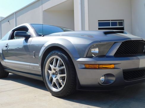 Used 2007 Ford Mustang Shelby GT500 RWD image 35