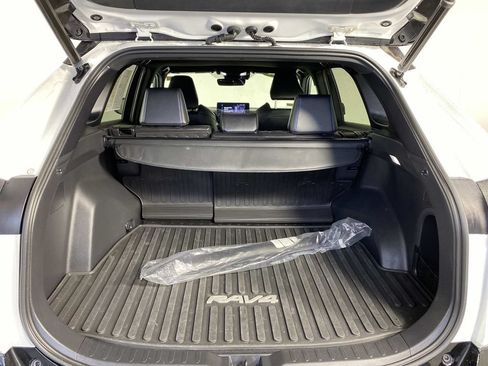 Used 2023 Toyota RAV4 XSE AWD/4WD image 8