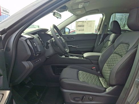 New 2026 Nissan Pathfinder SV image 6