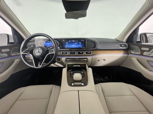 Used 2026 Mercedes-Benz GLS 450 4MATIC image 11