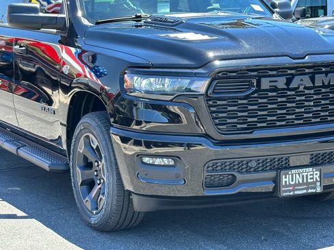 New 2026 RAM 1500 Express AWD/4WD image 11