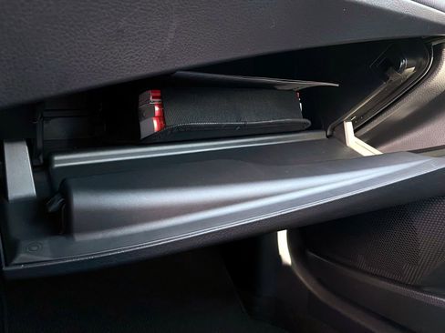 Used 2025 Toyota Camry SE image 19