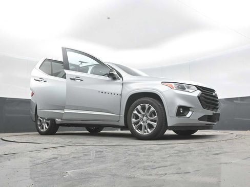 Used 2019 Chevrolet Traverse Premier w/ LPO, Blackout Package AWD/4WD image 60