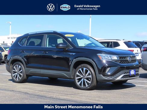 Used 2022 Volkswagen Taos SE image 1