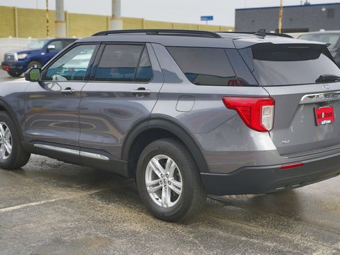 Used 2021 Ford Explorer XLT image 6