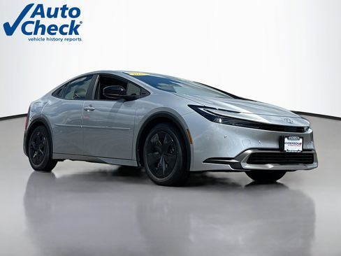 Used 2026 Toyota Prius Plug-In Hybrid FWD image 1