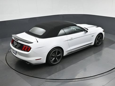 Used 2016 Ford Mustang GT Premium w/ Equipment Group 401A RWD image 56