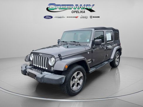 Used 2017 Jeep Wrangler Unlimited Sahara w/ Max Tow Package image 13