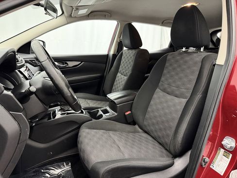 Used 2018 Nissan Rogue Sport SV w/ SV All-Weather Package image 8