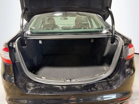 Used 2015 Ford Fusion SE w/ Equipment Group 202A AWD/4WD image 21
