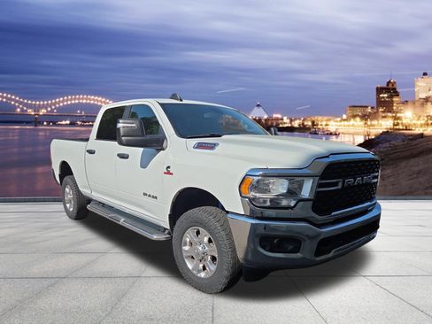 Used 2024 RAM 2500 Big Horn w/ Off Road Package AWD/4WD image 4