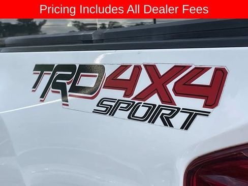 Used 2017 Toyota Tacoma TRD Sport w/ Tow Package (A/T) AWD/4WD image 5