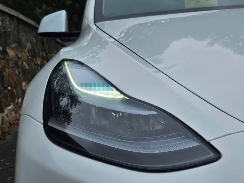 Used 2025 Tesla Model Y Long Range AWD/4WD image 25