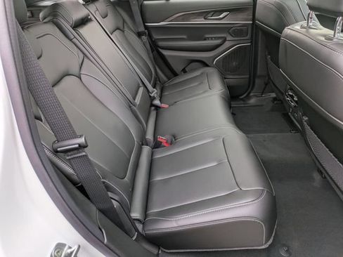 New 2026 Jeep Grand Cherokee Limited AWD/4WD image 31