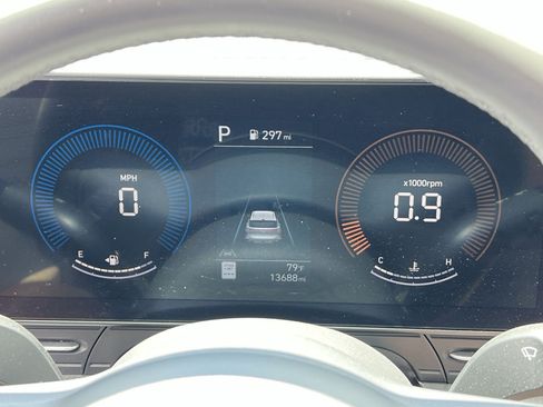 Used 2025 Hyundai Kona SEL AWD/4WD image 17