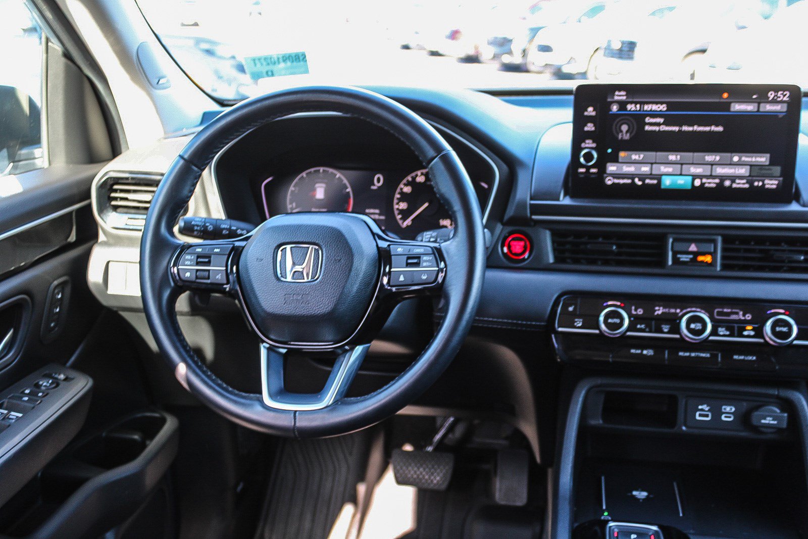 Used 2025 Honda Pilot Touring image 15
