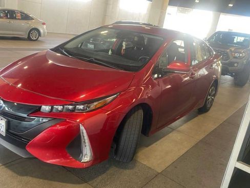 Used 2020 Toyota Prius Prime LE w/ Carpet Mat Package FWD image 1