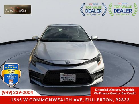 Used 2020 Toyota Corolla SE w/ SE Premium Package FWD image 2
