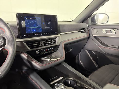 Used 2025 Ford Explorer ST-Line w/ ST-Line Street Pack image 26