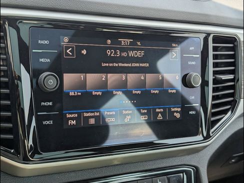 Used 2023 Volkswagen Atlas Cross Sport SE w/ Panoramic Sunroof Package FWD image 14