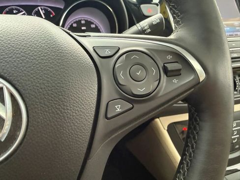 Used 2019 Buick Envision Essence image 17