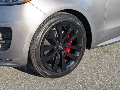 Used 2024 Land Rover Range Rover Sport Dynamic SE image 8