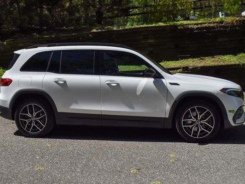 Used 2022 Mercedes-Benz EQB 350 4MATIC image 10