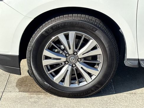 Used 2020 Nissan Pathfinder SL image 11