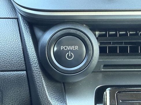 Used 2024 Toyota Prius LE image 19