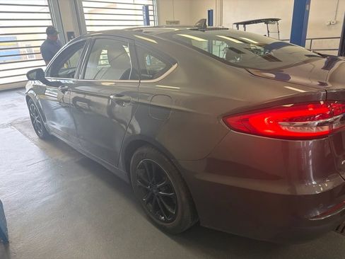 Used 2020 Ford Fusion SE FWD image 11