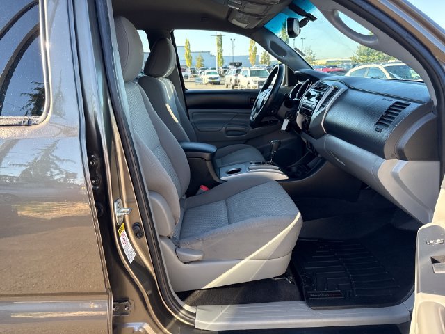 Used 2012 Toyota Tacoma 4x4 Double Cab w/ SR5 Pkg image 9