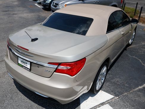 Used 2013 Chrysler 200 Touring w/ Cold Weather Group FWD image 15