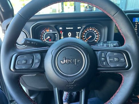 Used 2024 Jeep Wrangler Unlimited Rubicon w/ Dual Top Group AWD/4WD image 17