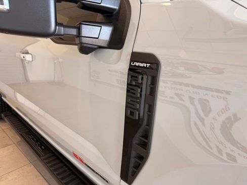 Used 2025 Ford F350 Lariat w/ Lariat Ultimate Package AWD/4WD image 6