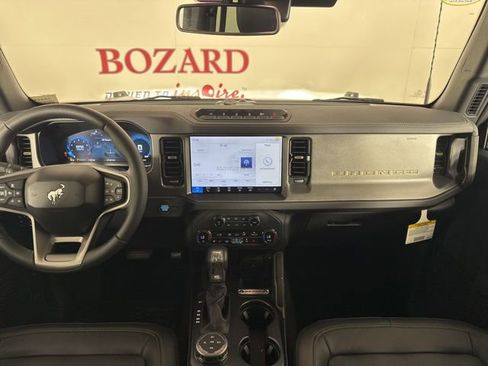 New 2025 Ford Bronco Badlands image 9