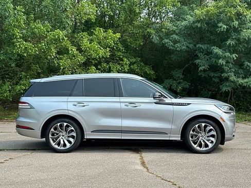 Used 2021 Lincoln Aviator Grand Touring w/ Elements Package Plus AWD/4WD image 6