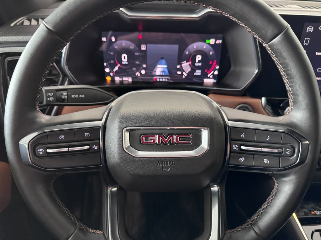 Certified 2024 GMC Canyon AT4 w/ AT4 Premium Package AWD/4WD image 15