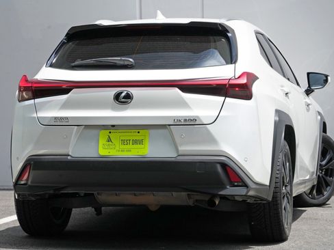 Used 2022 Lexus UX 200 w/ Accessory Package (Z2) FWD image 4