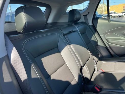 Used 2023 GMC Terrain SLT w/ Infotainment Package II image 13