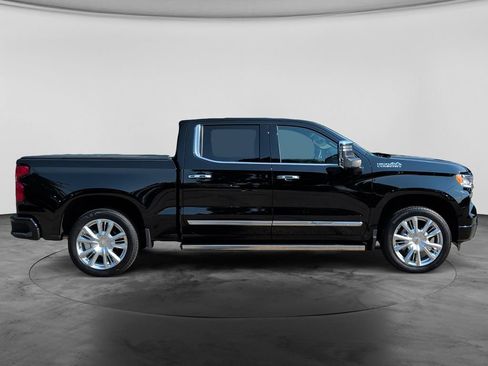 Used 2026 Chevrolet Silverado 1500 High Country w/ High Country Premium Package AWD/4WD image 8