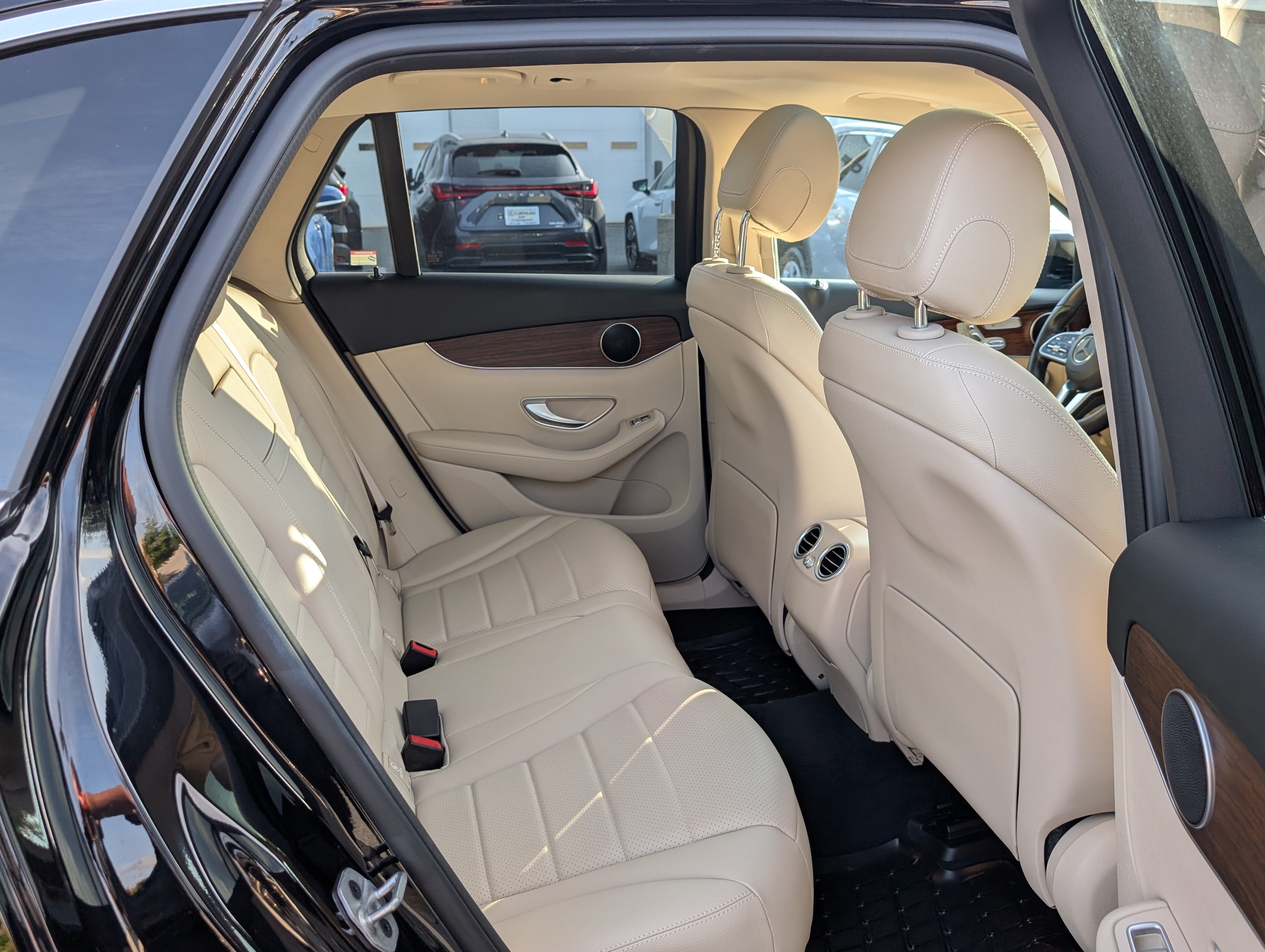 Used 2022 Mercedes-Benz GLC 300 4MATIC image 12