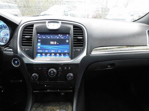 Used 2013 Chrysler 300 C w/ Light Group image 7