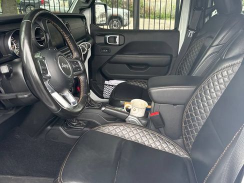 Used 2022 Jeep Wrangler Unlimited Sahara AWD/4WD image 13