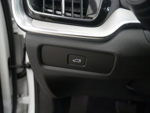 Used 2024 Volvo S60 B5 Plus w/ Climate Package image 43