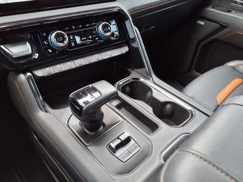Used 2024 GMC Sierra 1500 AT4 w/ Technology Package AWD/4WD image 25