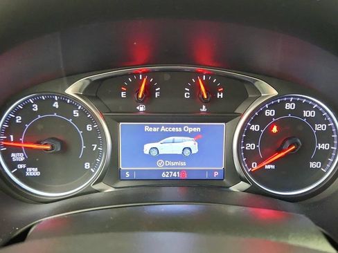 Used 2024 GMC Terrain SLT AWD/4WD image 16