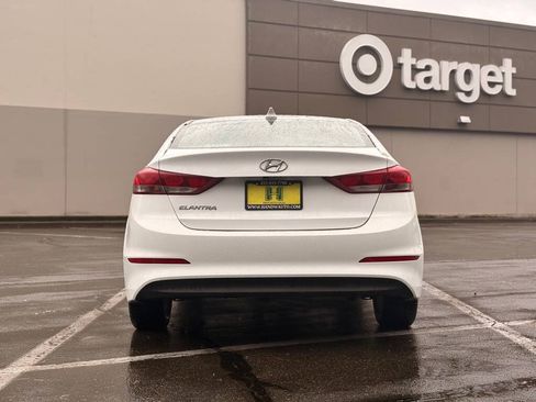 Used 2017 Hyundai Elantra SE FWD image 4